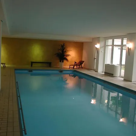 365 Mit Sauna, Schwimmbad Und Fitness *